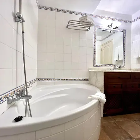 Comfortable Apartamento Ap1, Con Piscina, Cerca De Playa Roques Apartament